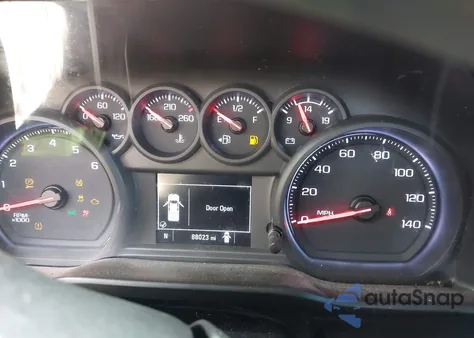 2020 Chevrolet Silverado 1500 2Wd Short Bed Custom z USA, uszkodzony, nr VIN 3GCPWBEH8LG213060